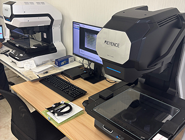 三次元画像寸法測定器、投影機